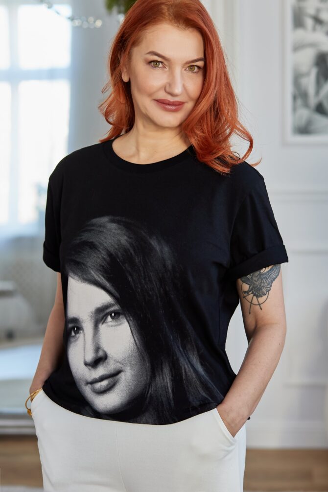 T-shirt z Anną Dymną, czarny